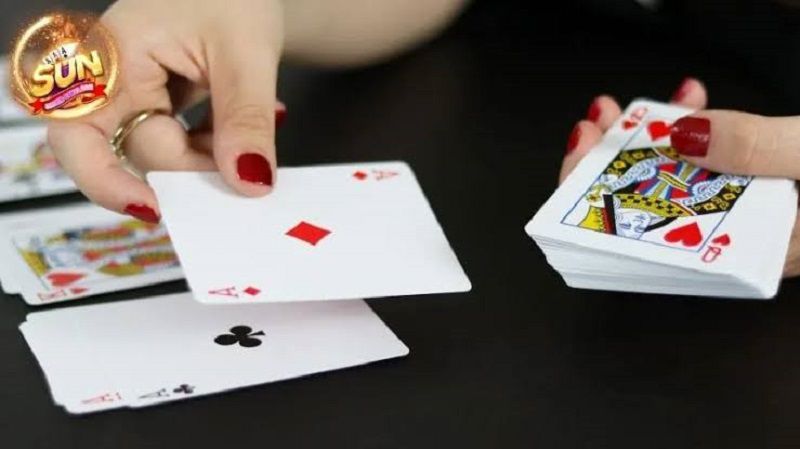 Nghệ thuật xé cạ điều hướng đối thủ và phòng thủ